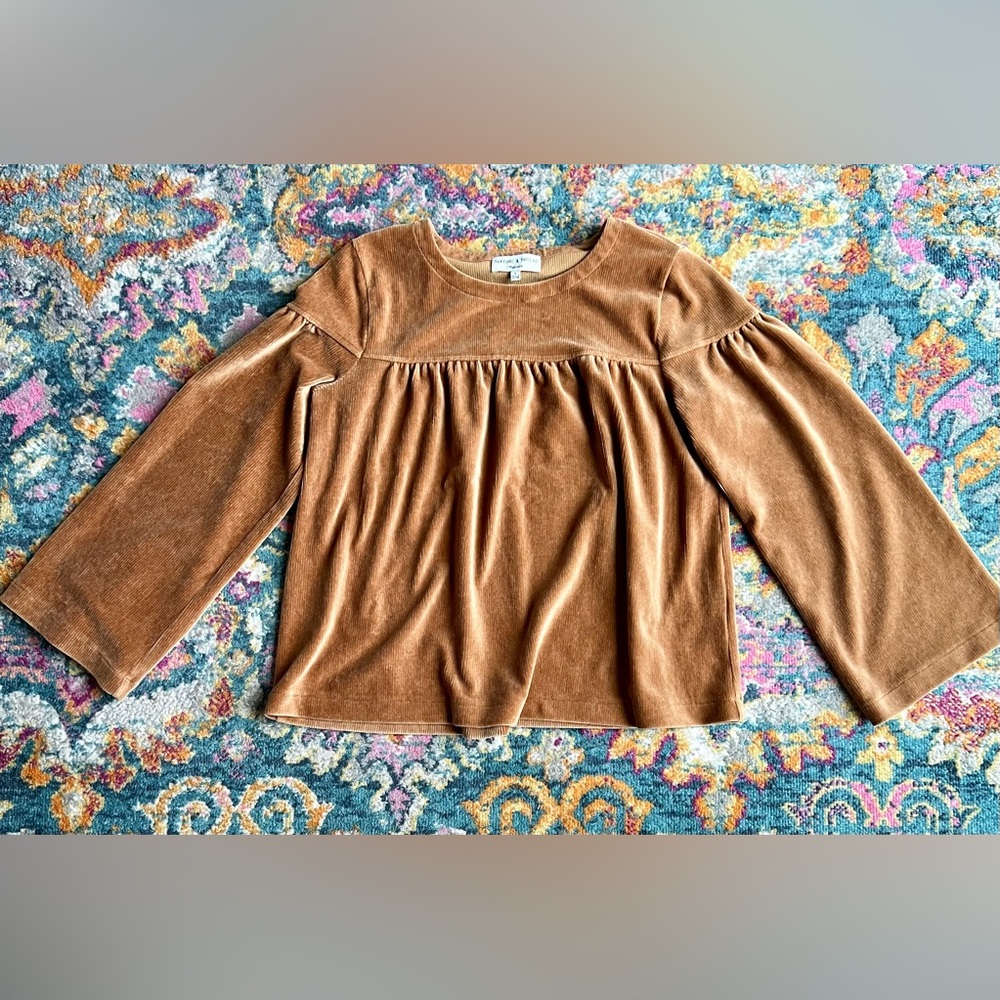 Bell sleeves ribbed top
